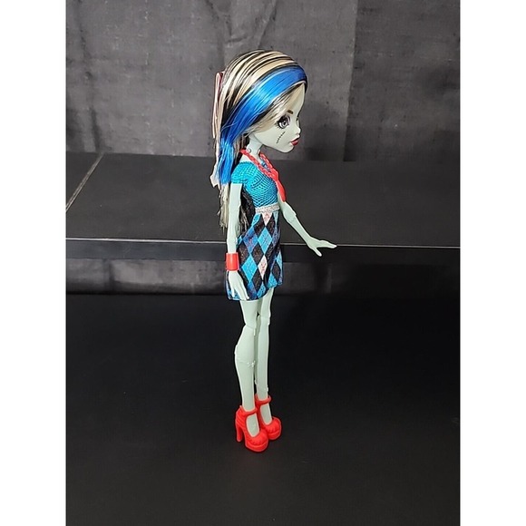 MATTEL/MONSTER HIGH "FRANKIE STEIN" 2015 DOLL 10" BLUE DRESS W/RED TIE NWOB - Picture 4 of 7